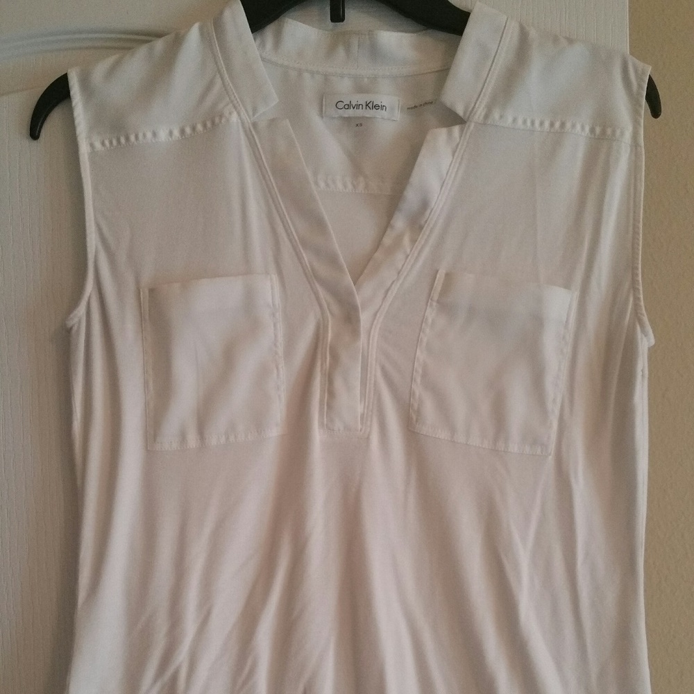 #159 Calvin Klein Sleeveless T-shirt w/Pockets